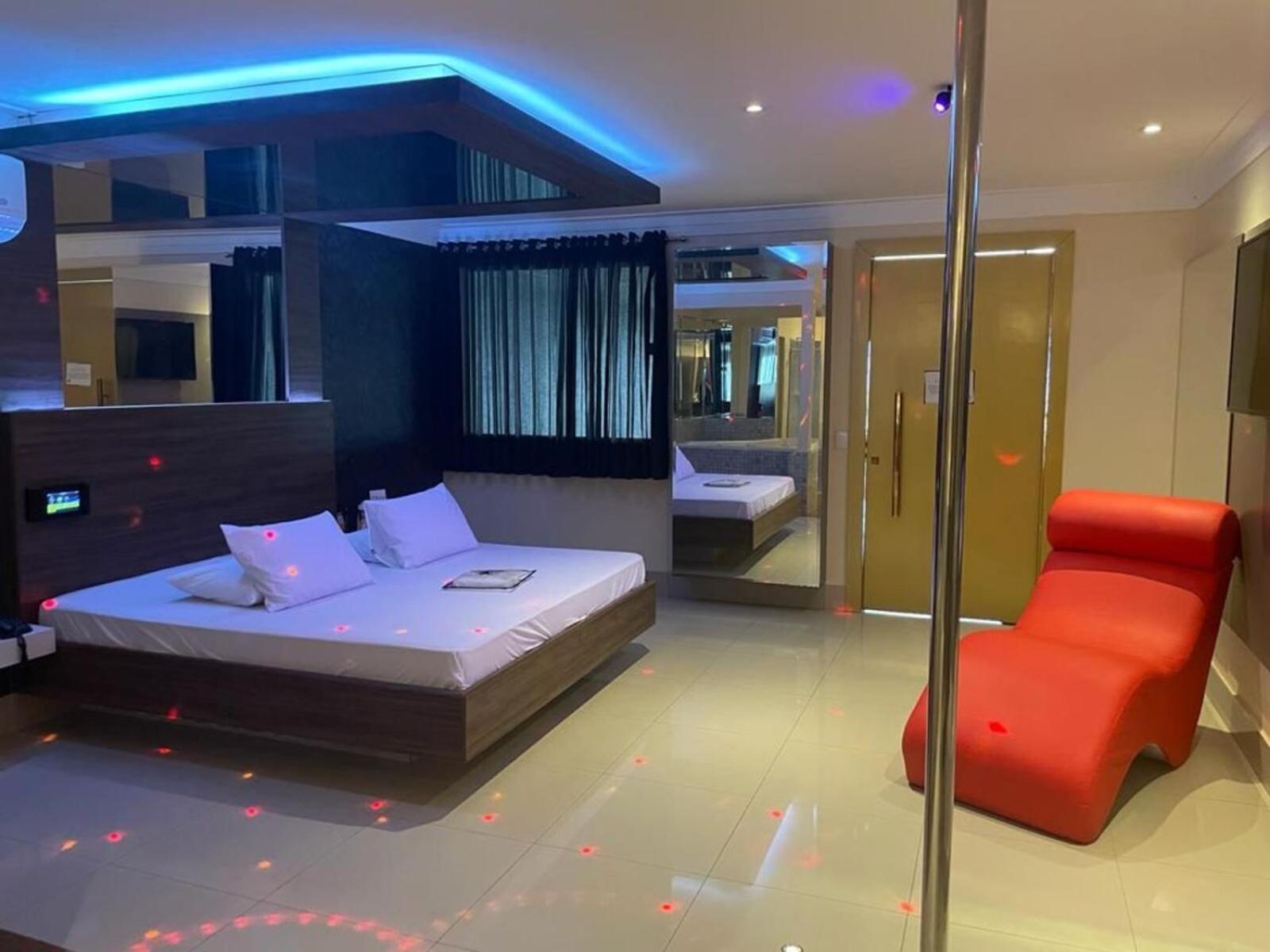 Love hotel Eros