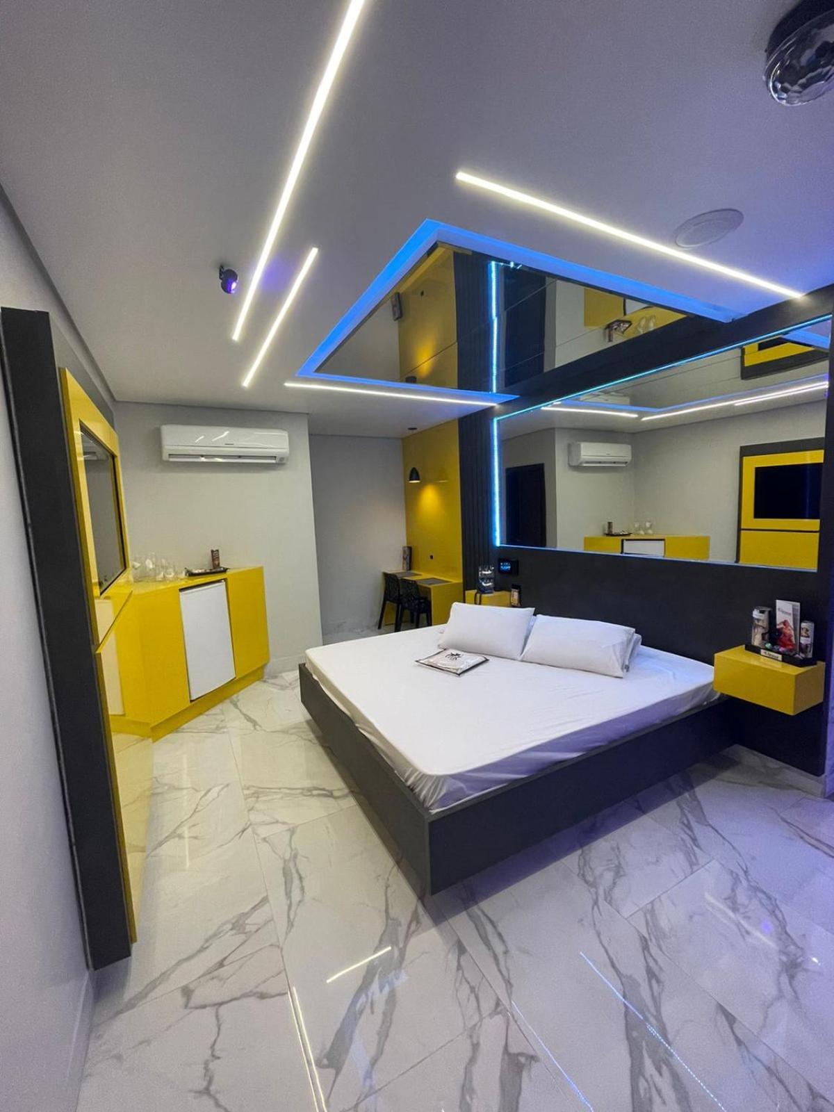 Love hotel Eros